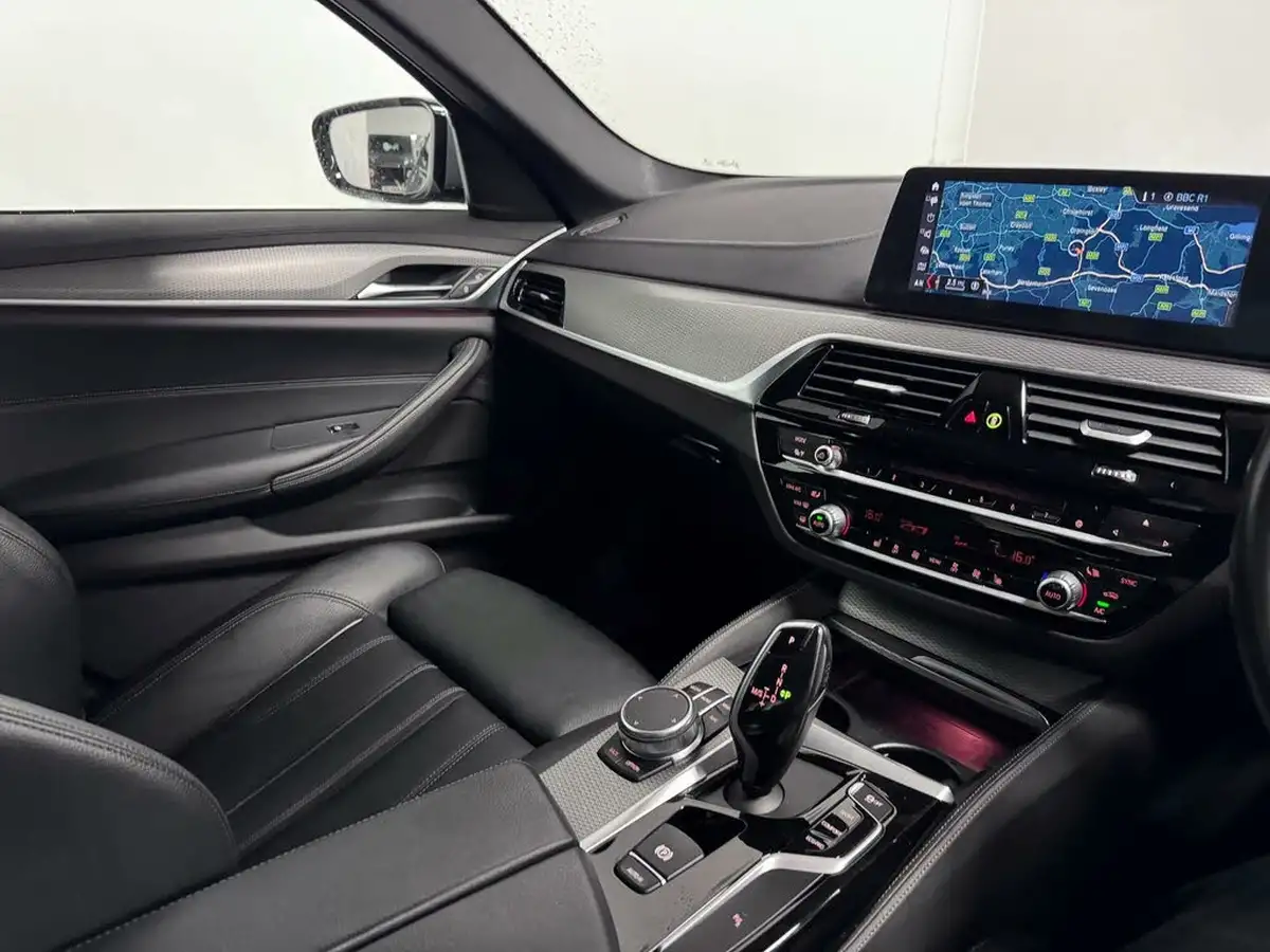 2019-bmw-5-series-20-530i-m-sport-saloon-4d-big-24
