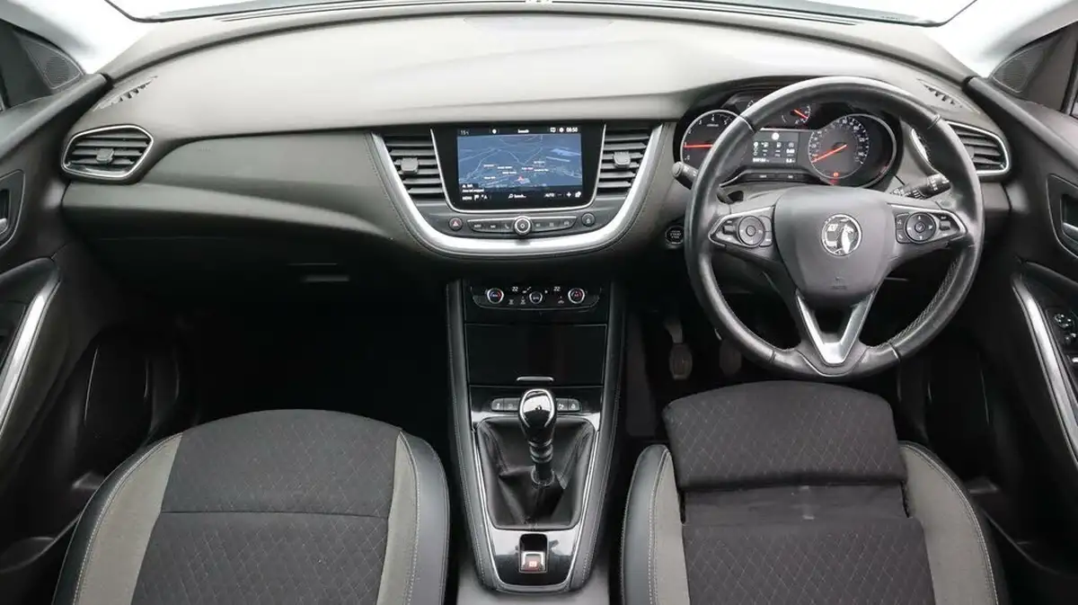 2021-vauxhall-grandland-x-12-griffin-big-13
