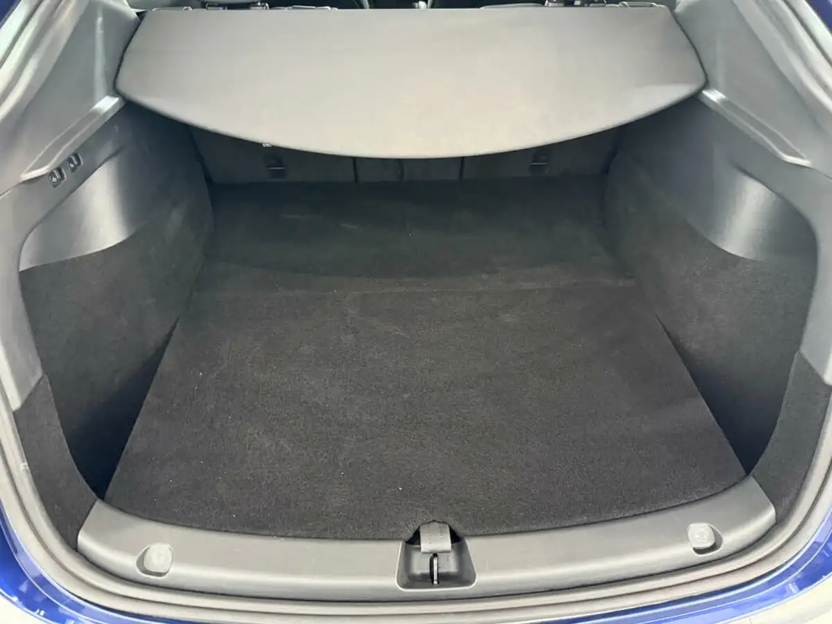 2023-tesla-model-y-e-rwd-big-24