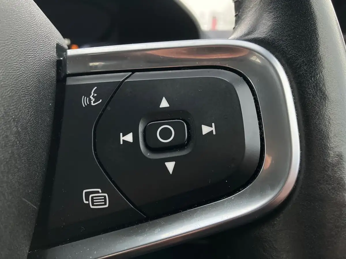 2020-volvo-xc40-20-b4-inscription-awd-big-20