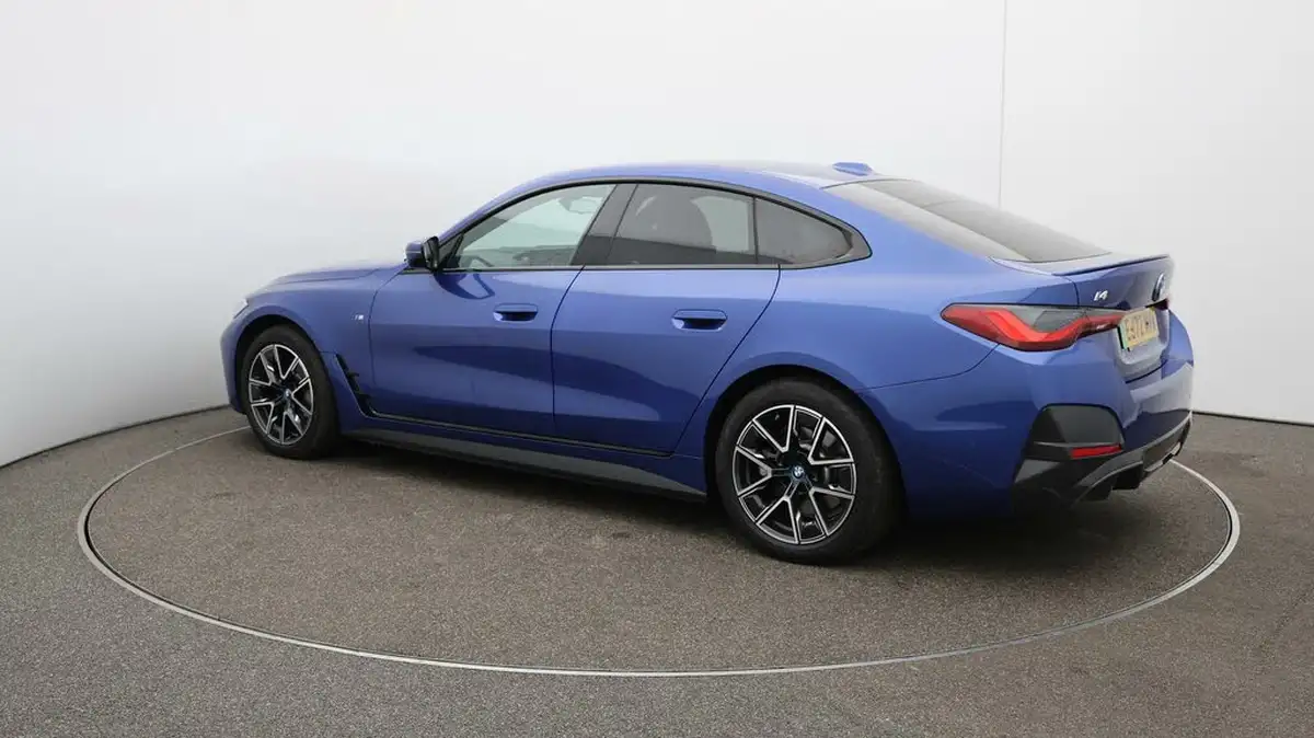 2022-bmw-i4-e-edrive40-m-sport-big-30