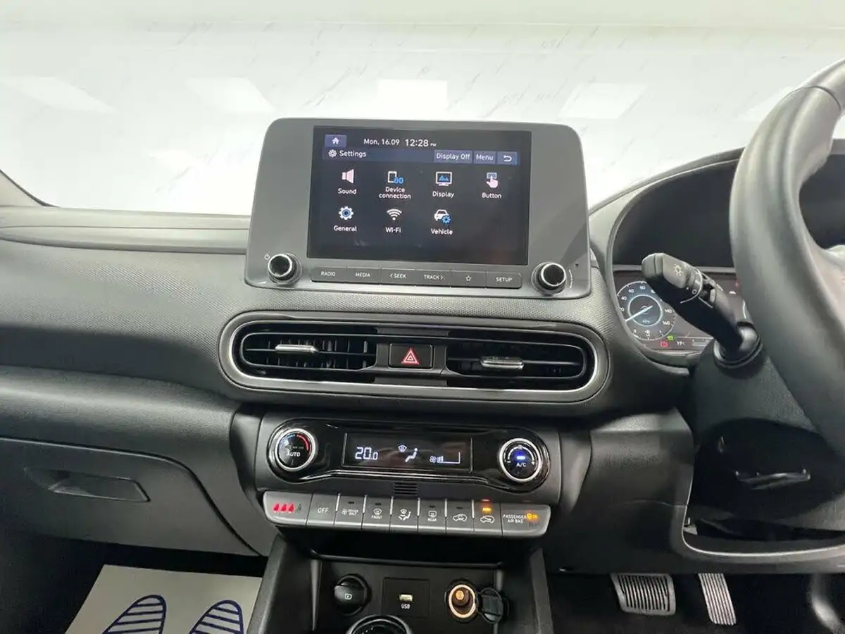 2022-hyundai-kona-16-gdi-se-connect-big-15
