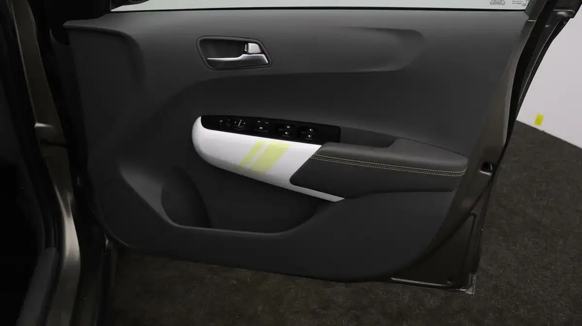 2020-kia-picanto-125-x-line-big-14