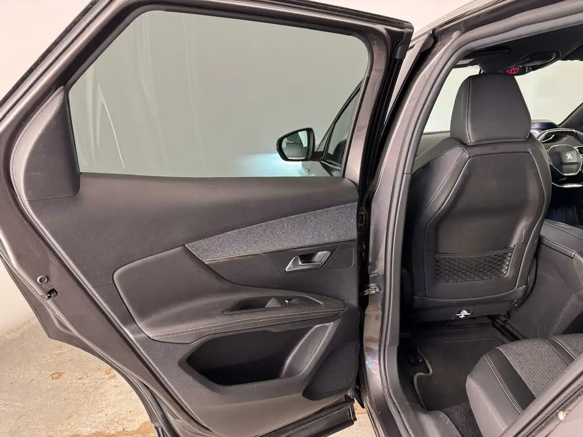 2018-peugeot-3008-suv-16-thp-gt-line-big-12