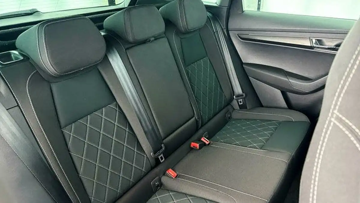 2022-skoda-karoq-15-tsi-sportline-big-21
