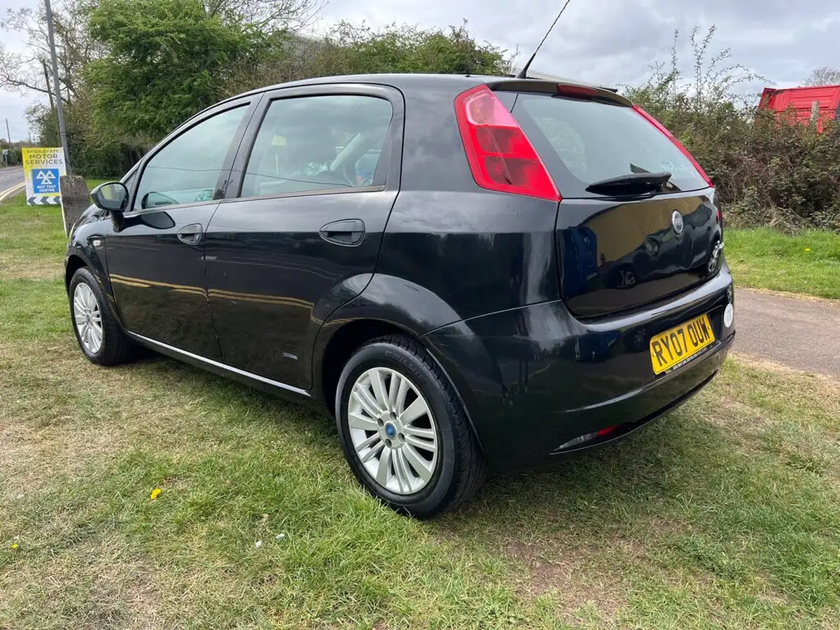 2007-fiat-grande-punto-12-active-5d-big-5
