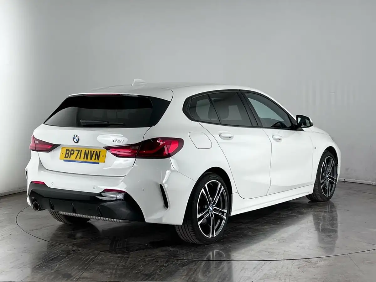 2022-bmw-1-series-15-118i-m-sport-lcp-dct-big-3