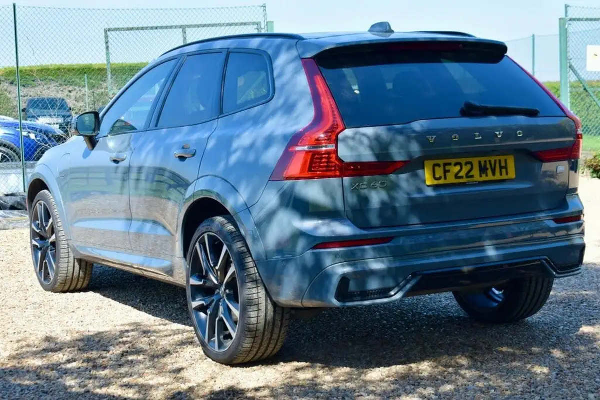 2022-volvo-xc60-20-t8-r-design-pro-455bhp-plug-in-hybrid-big-5