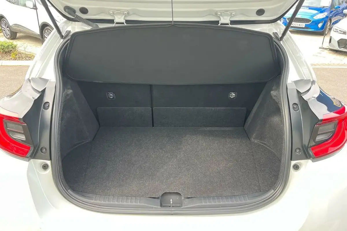 2022-toyota-yaris-16-gr-circuit-pack-big-18