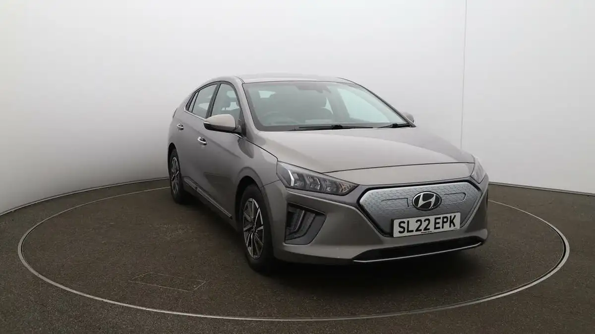 2022-hyundai-ioniq-e-premium-electric-big-33