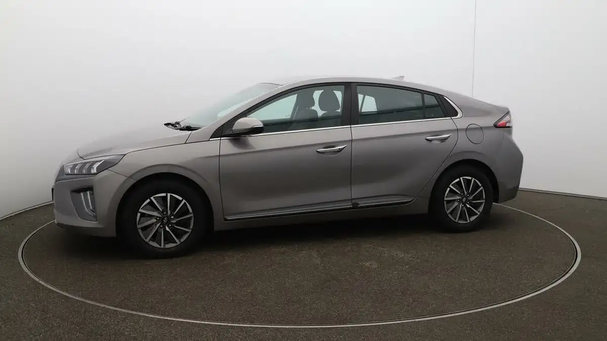 2022-hyundai-ioniq-e-premium-electric-big-57