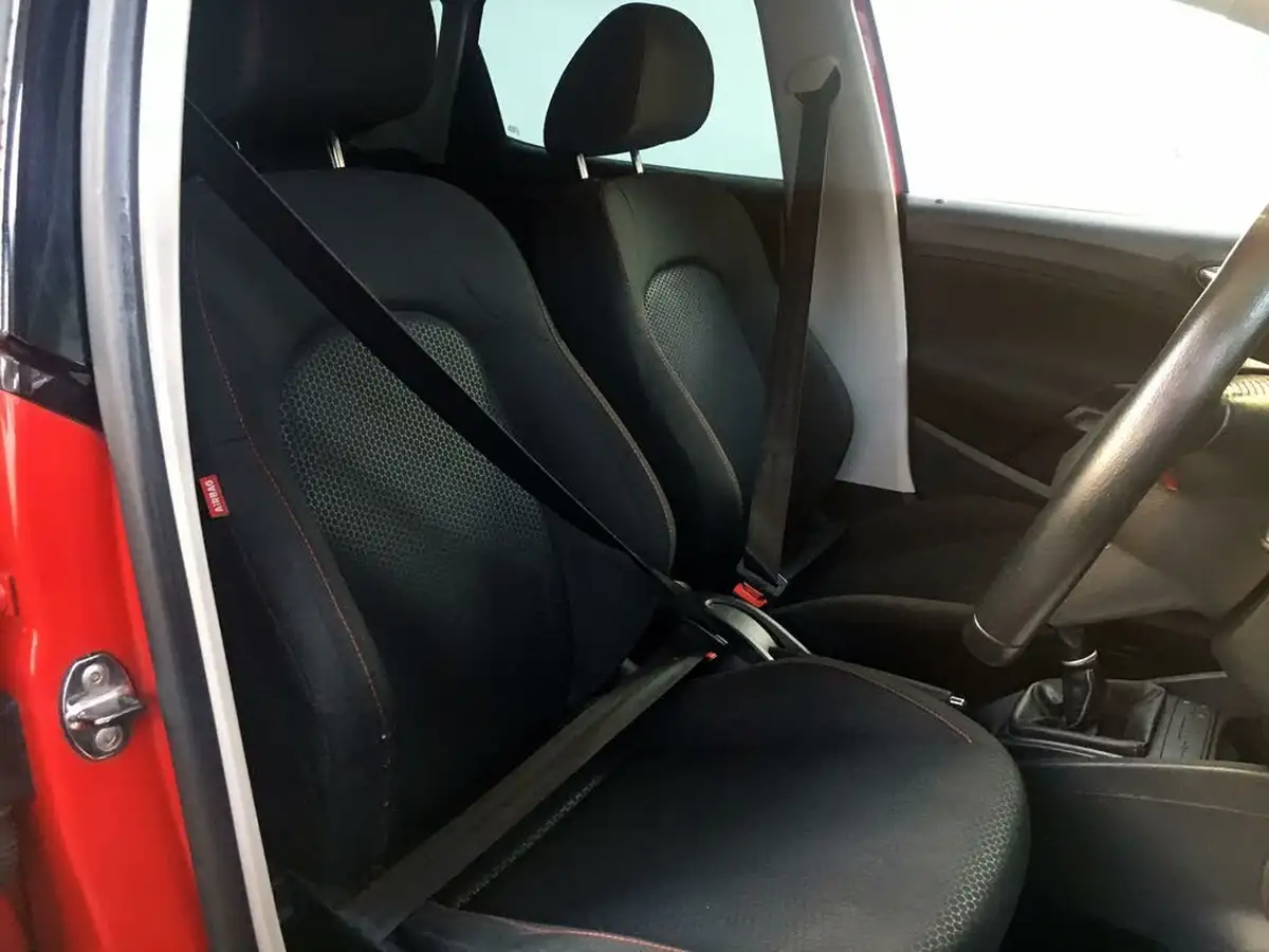 2014-seat-ibiza-12-fr-105ps-hatchback-5d-big-2