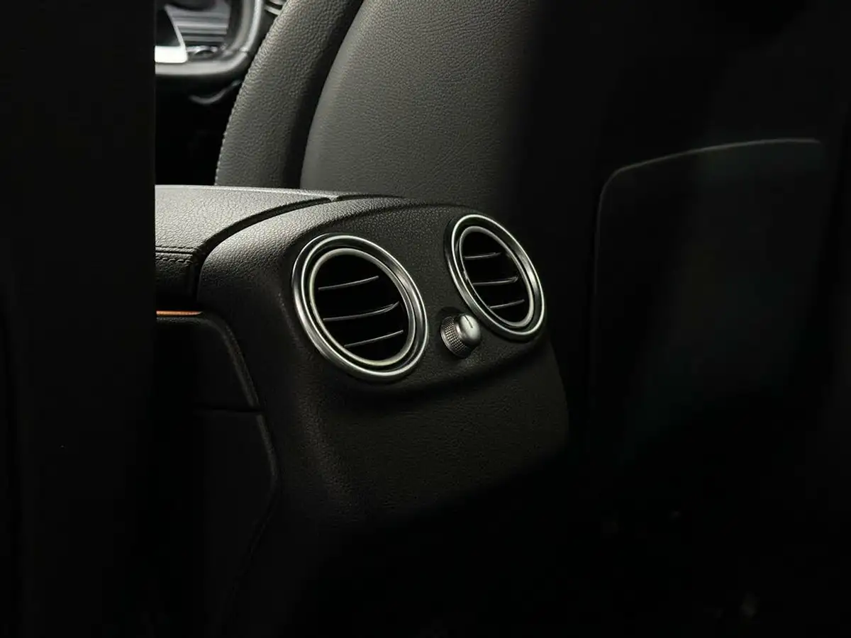 2017-mercedes-benz-c-class-16d-c200d-amg-line-ss-saloon-4d-7g-tronic-big-37