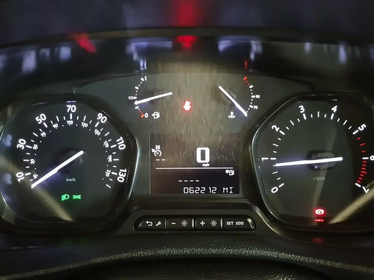 2022-peugeot-expert-15-bluehdi-professional-premium-compact-1000-big-19