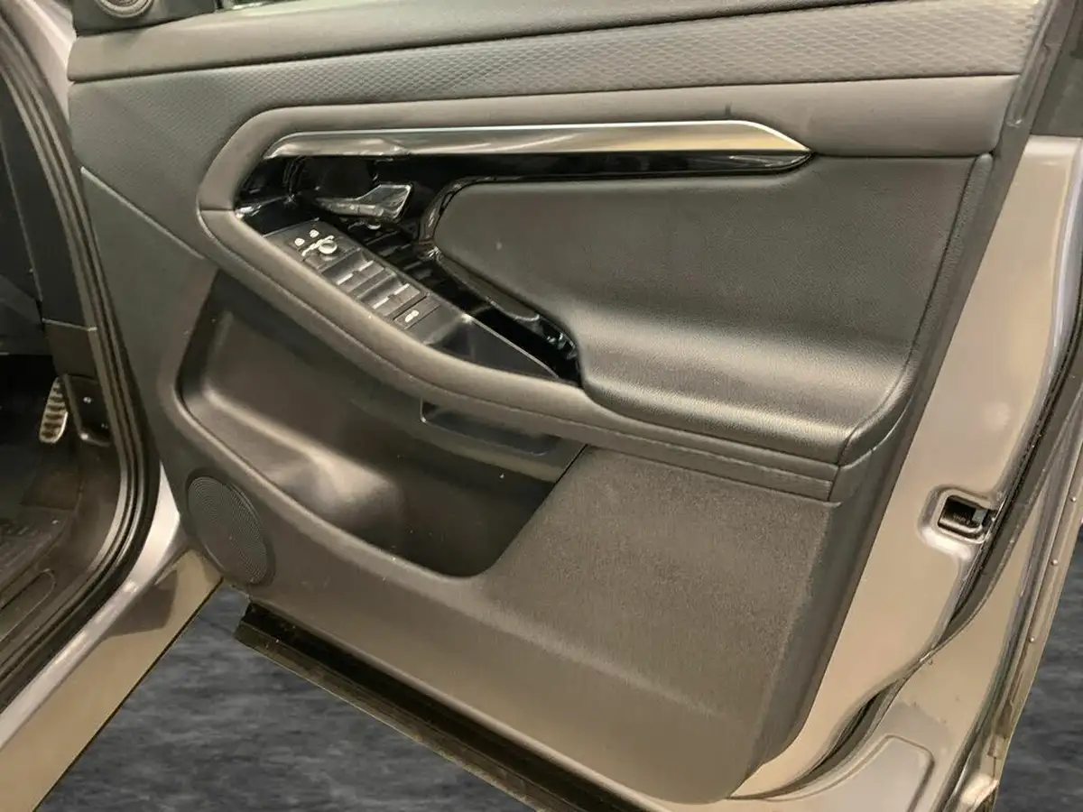 2021-land-rover-range-rover-evoque-15-p300e-r-dynamic-s-big-31