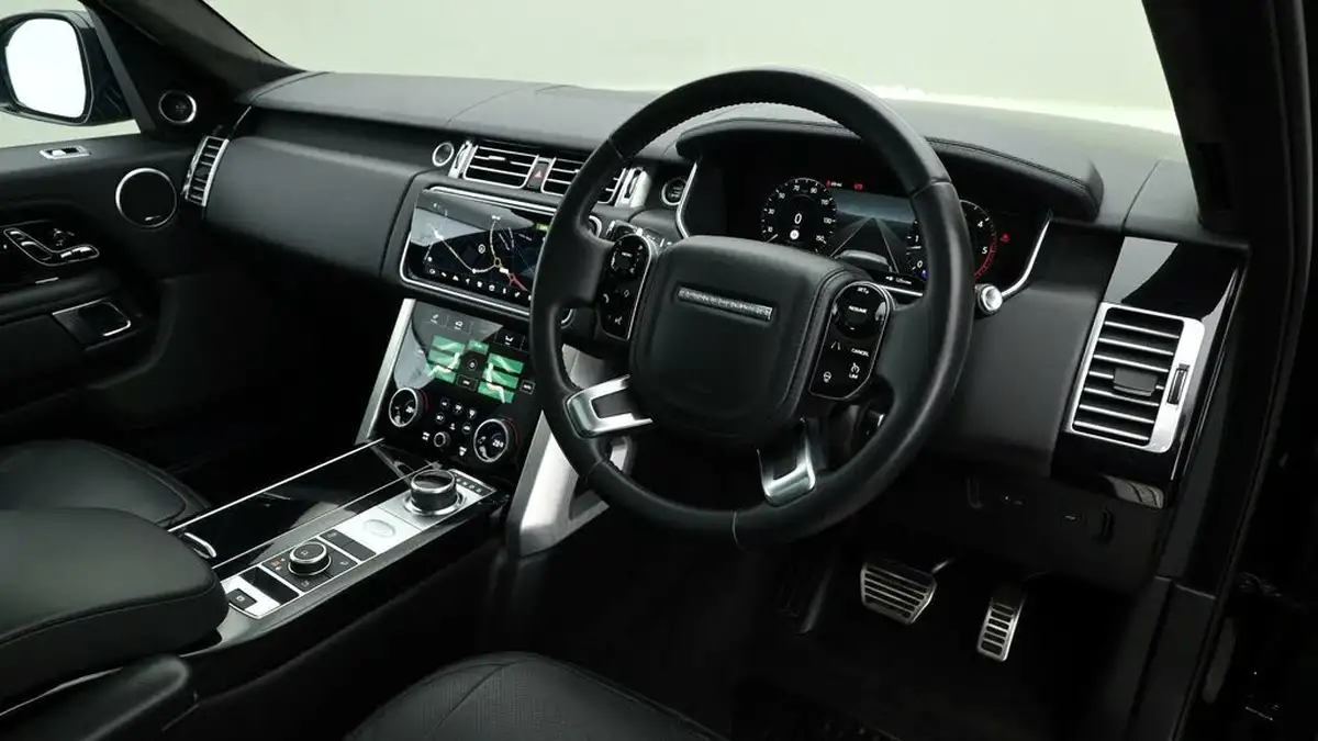 2021-land-rover-range-rover-30-d300-westminster-black-big-15