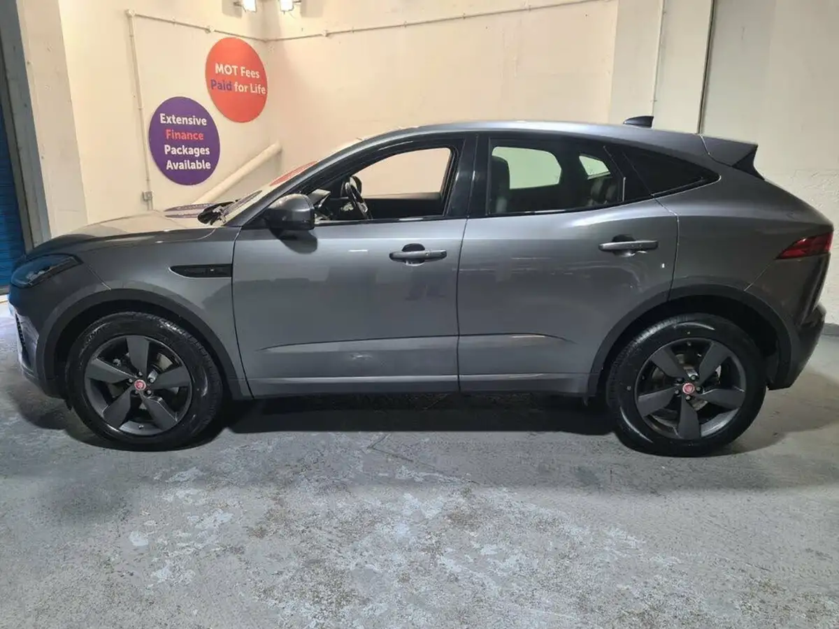 2019-jaguar-e-pace-20-i4d-chequered-flag-180ps-big-13