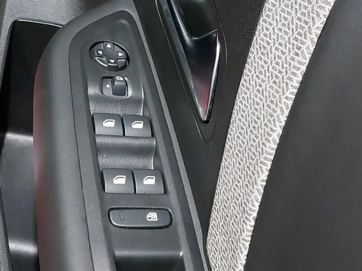 2023-citroen-c4-12-puretech-sense-big-10