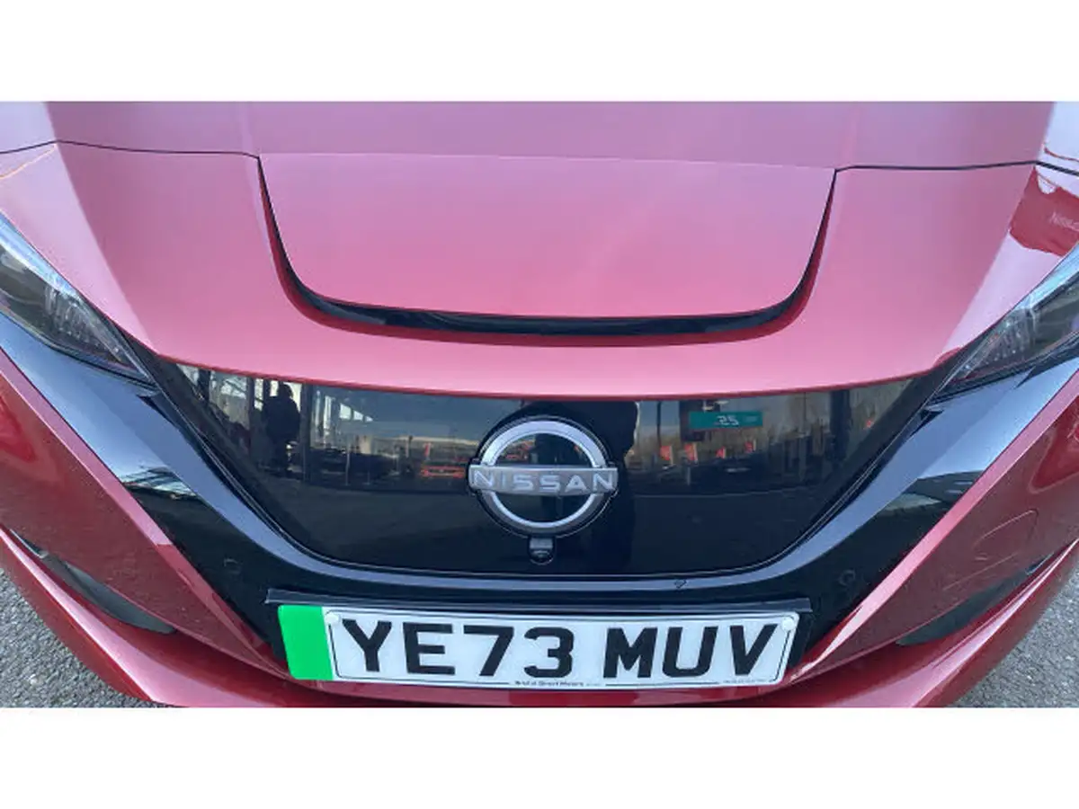 2023-nissan-leaf-e-tekna-39kwh-big-32
