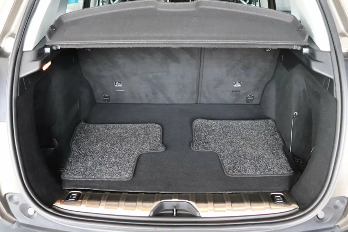 2016-peugeot-2008-suv-12-puretech-allure-130bhp-ss-big-53