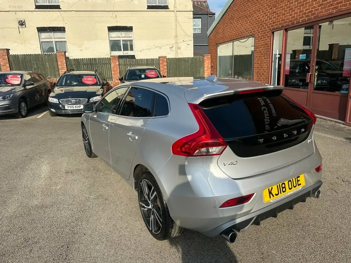 2018-volvo-v40-20td-d3-r-design-pro-big-43
