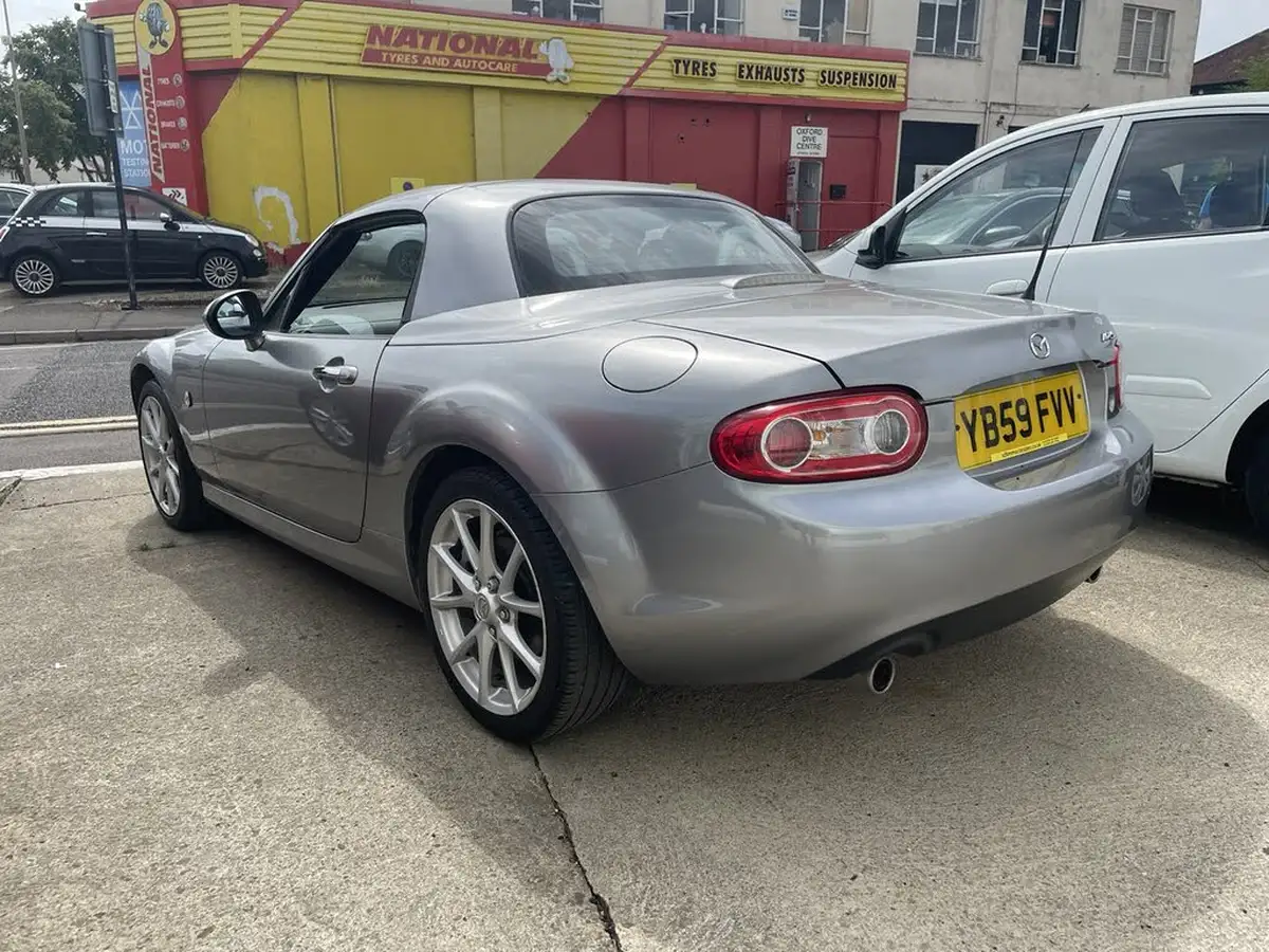 2010-mazda-mx-5-20-roadster-sport-tech-big-2