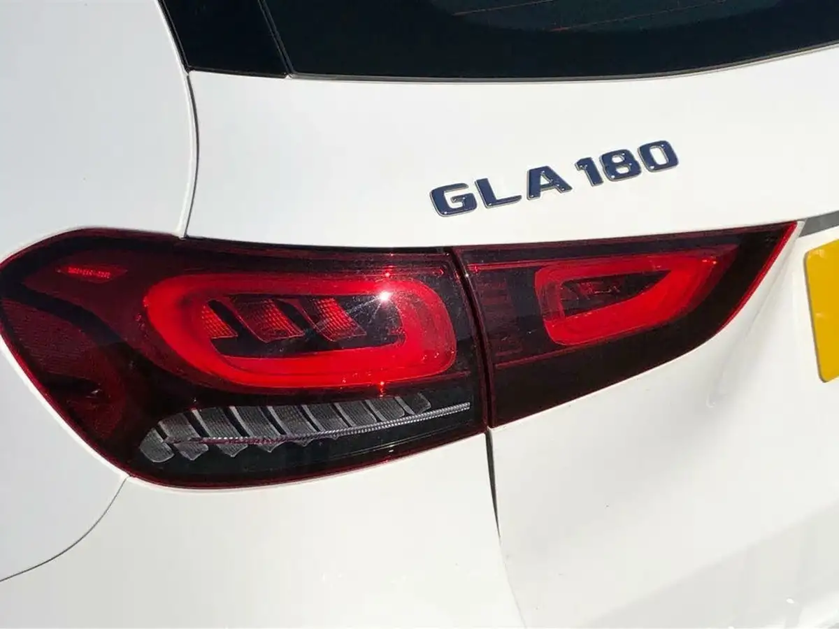 2021-mercedes-benz-gla-class-13-gla-180-sport-executive-1332cc-big-21