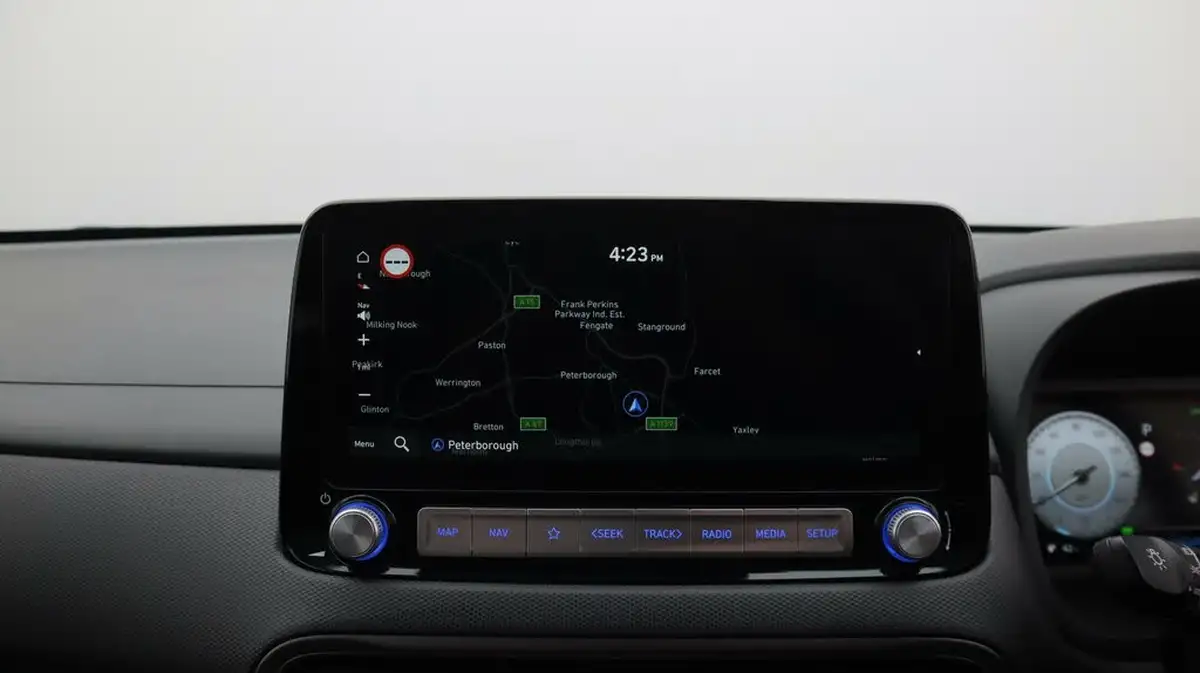 2022-hyundai-kona-e-premium-204ps-64kwh-7kw-obc-big-11