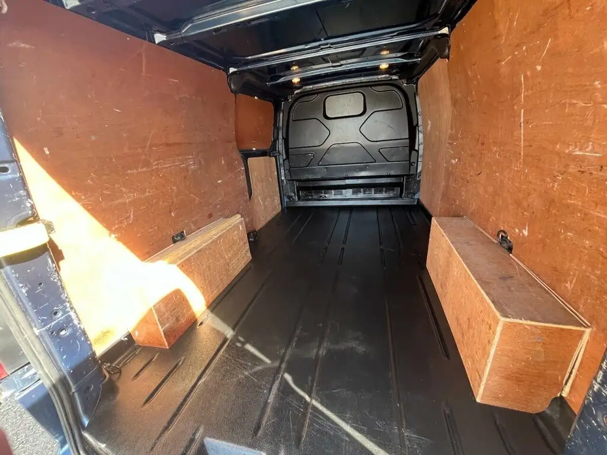 2018-ford-transit-custom-20tdci-300-l2h1-limited-130pseu6-panel-van-big-40
