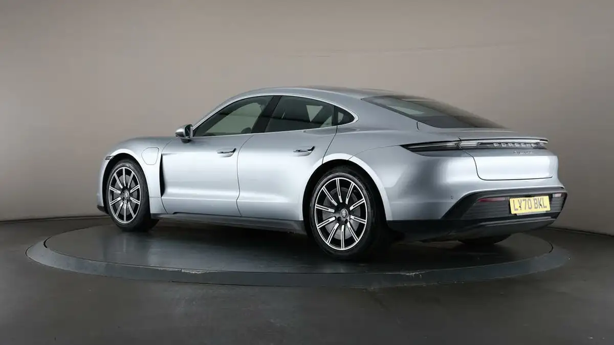 2020-porsche-taycan-e-4s-530ps-big-5