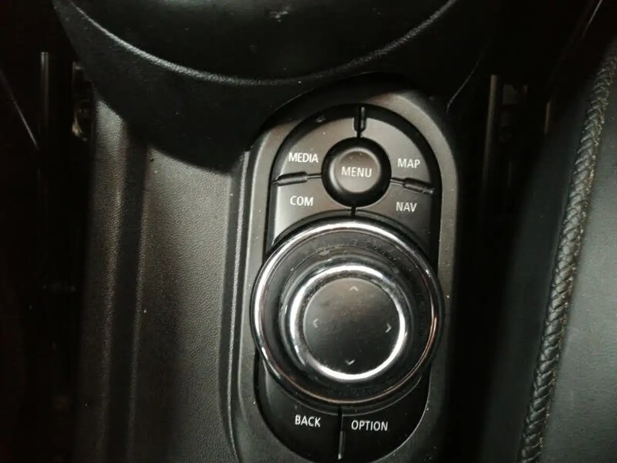 2021-mini-cooper-15-cooper-exclusive-hatchback-5d-auto-big-12