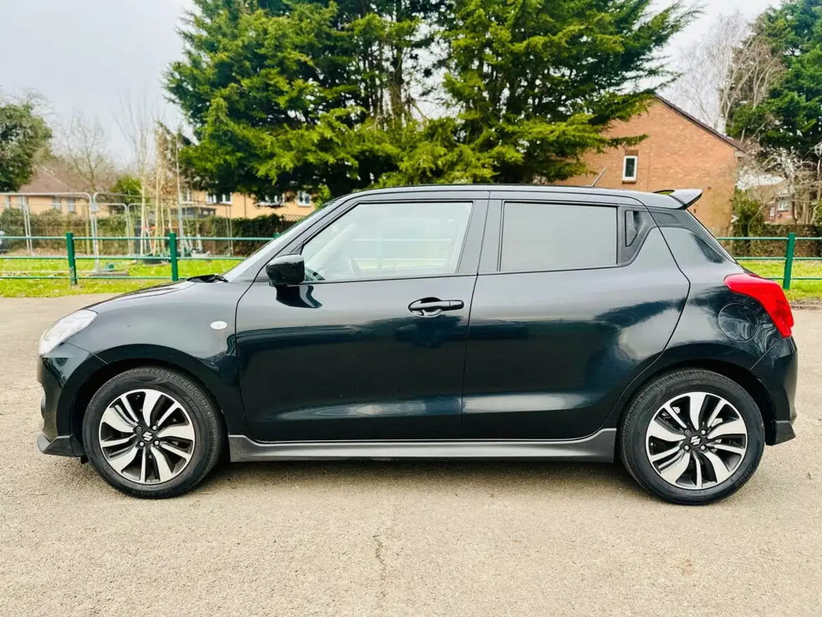 2019-suzuki-swift-12-dualjet-attitude-big-8