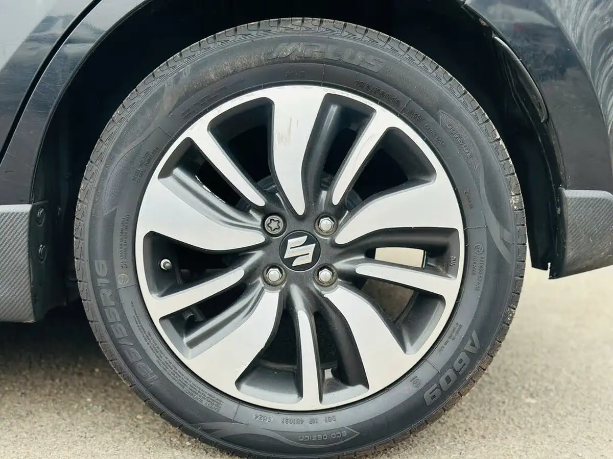 2019-suzuki-swift-12-dualjet-attitude-big-60