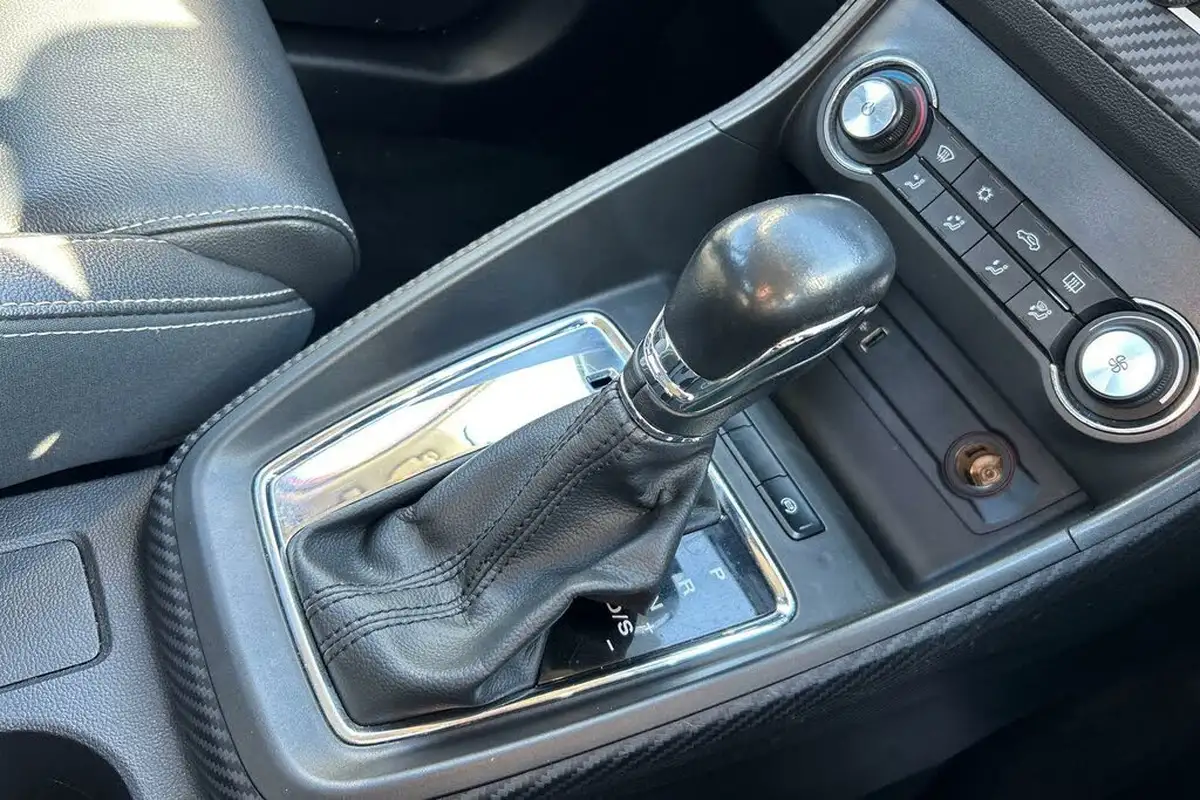 2019-mg-zs-suv-10t-gdi-exclusive-109bhp-big-9