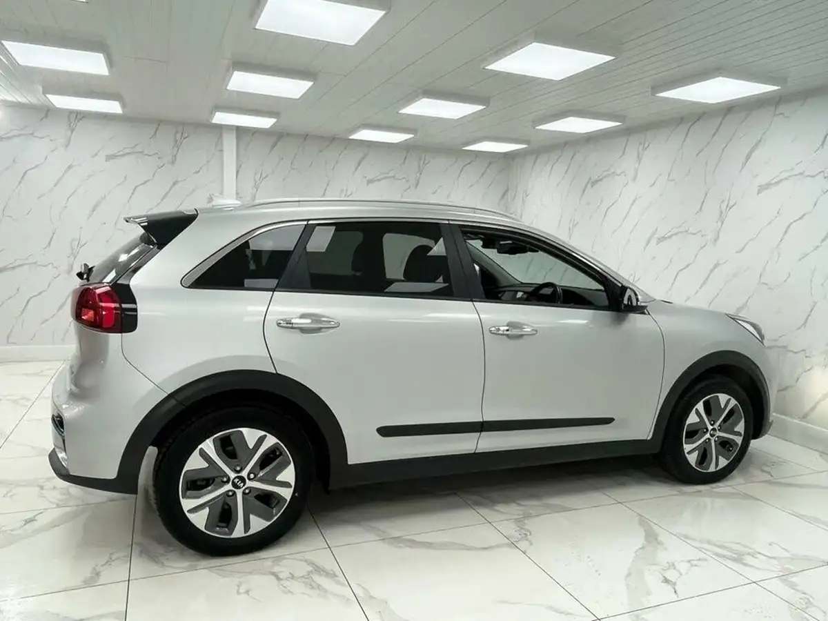 2020-kia-e-niro-ev-3-big-13