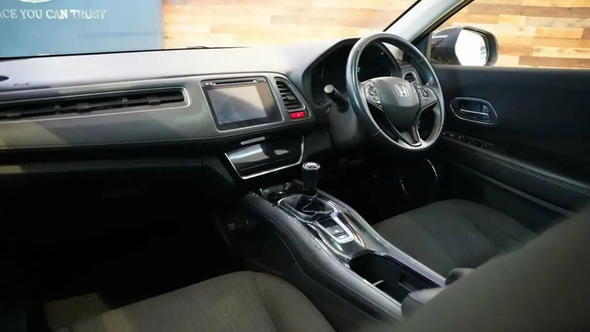 2015-honda-hr-v-15-i-vtec-se-big-14