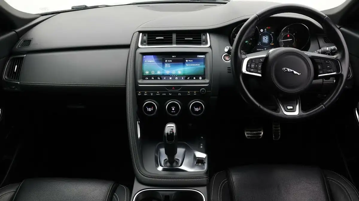 2019-jaguar-e-pace-20-i4d-r-dynamic-se-180ps-awd-auto-big-12