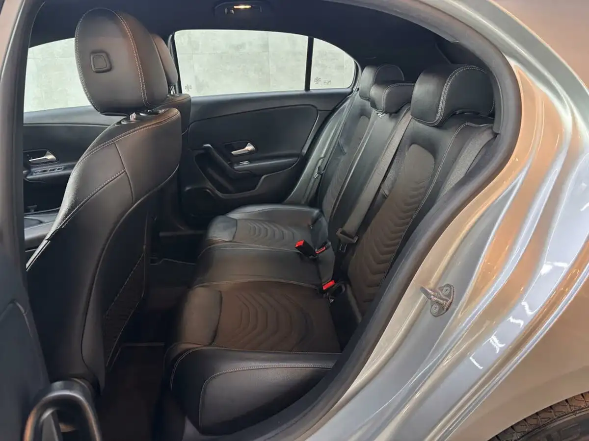 2021-mercedes-benz-a-class-13-a180-se-big-17