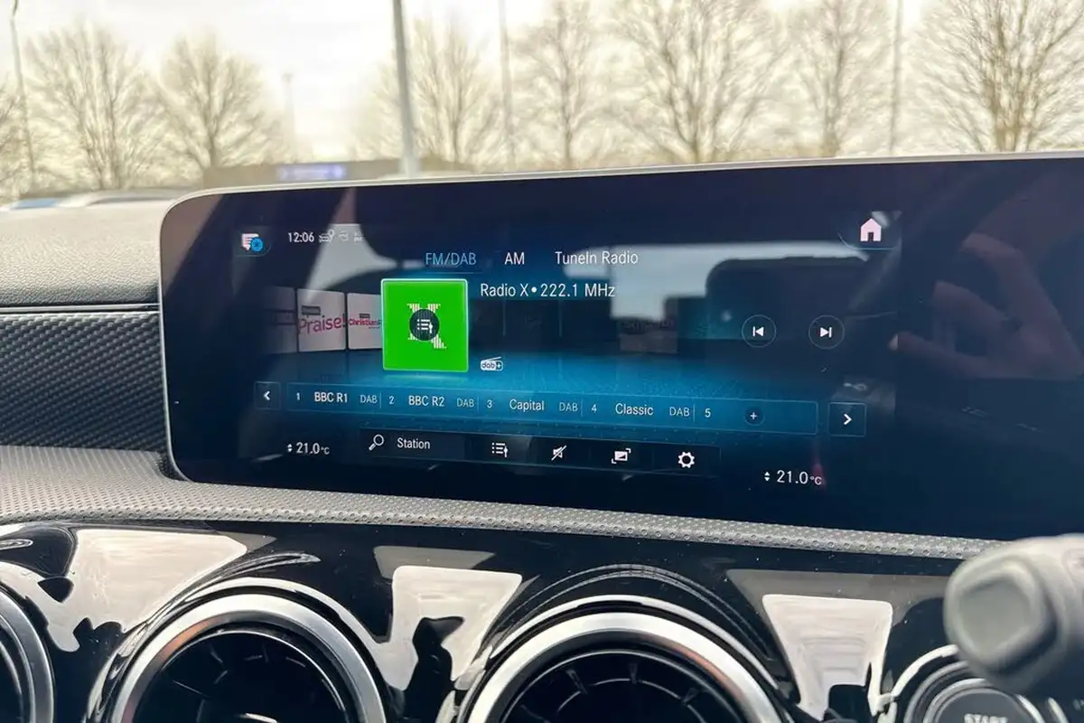 2019-mercedes-benz-a-class-15d-a180d-sport-executive-hatchback-5d-7g-dct-big-48
