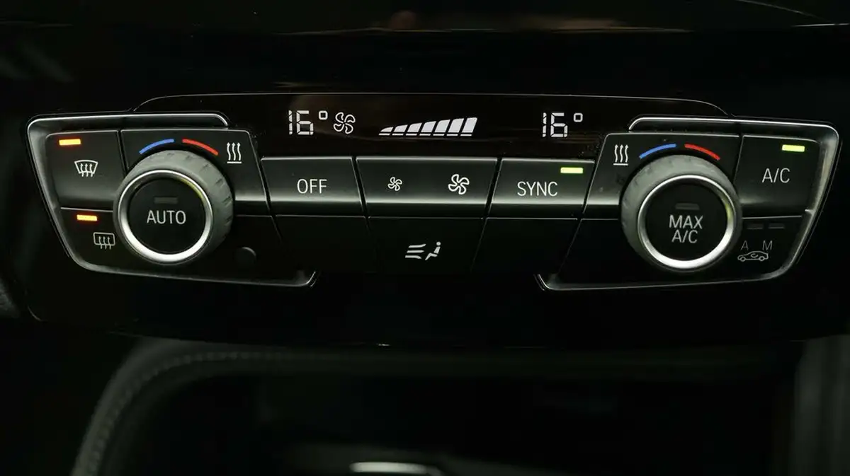 2021-bmw-x1-15-xdrive-25e-phev-sport-big-11