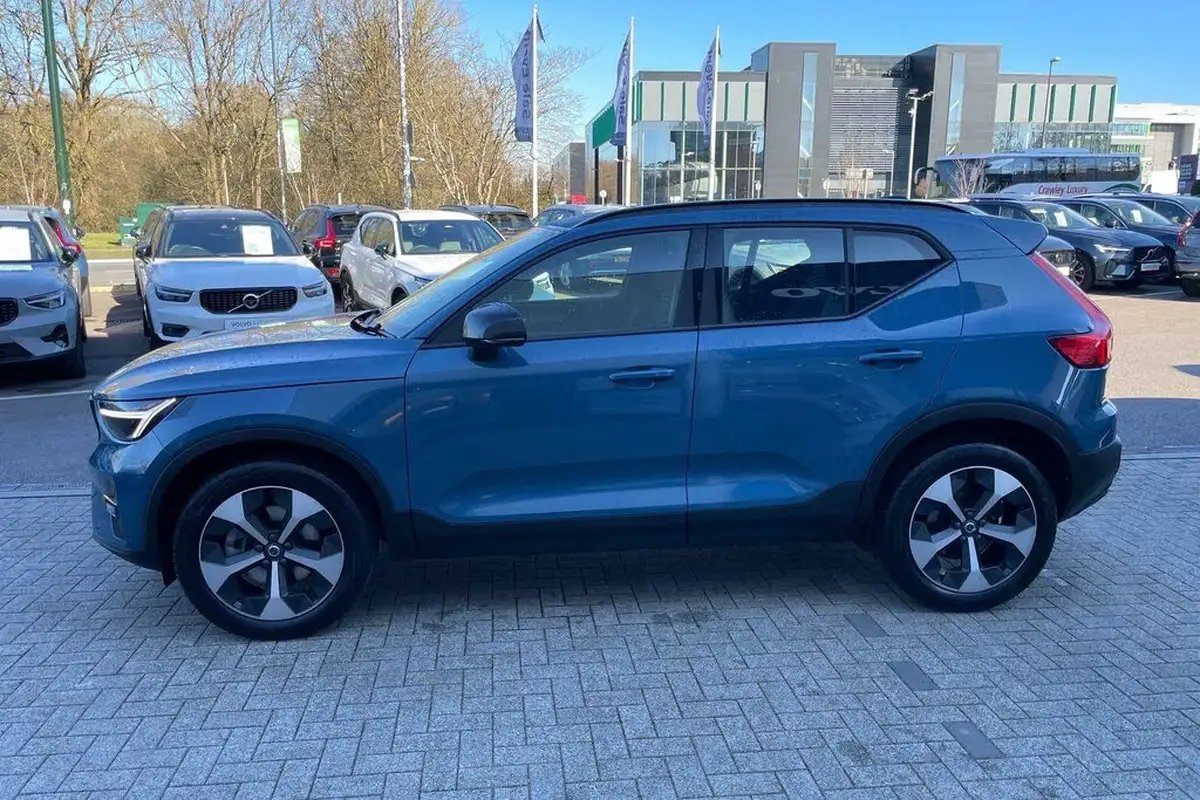 2024-volvo-xc40-20-b4-plus-big-9