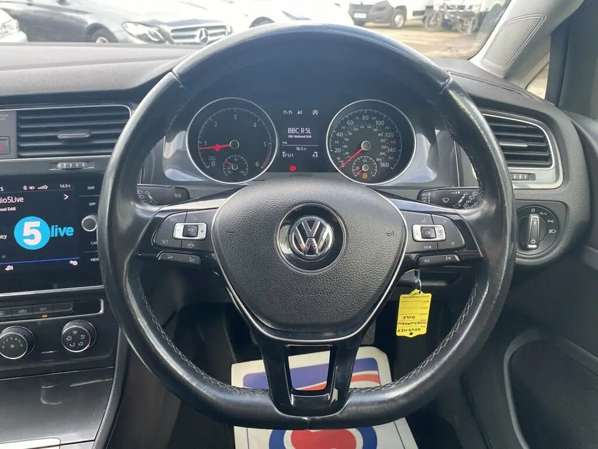 2018-volkswagen-golf-16tdi-se-nav-hatchback-5d-big-50