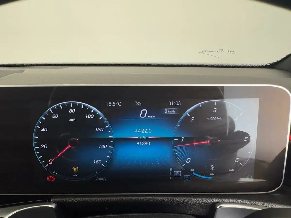 2020-mercedes-benz-glb-class-20d-glb220d-amg-line-premium-7-big-38