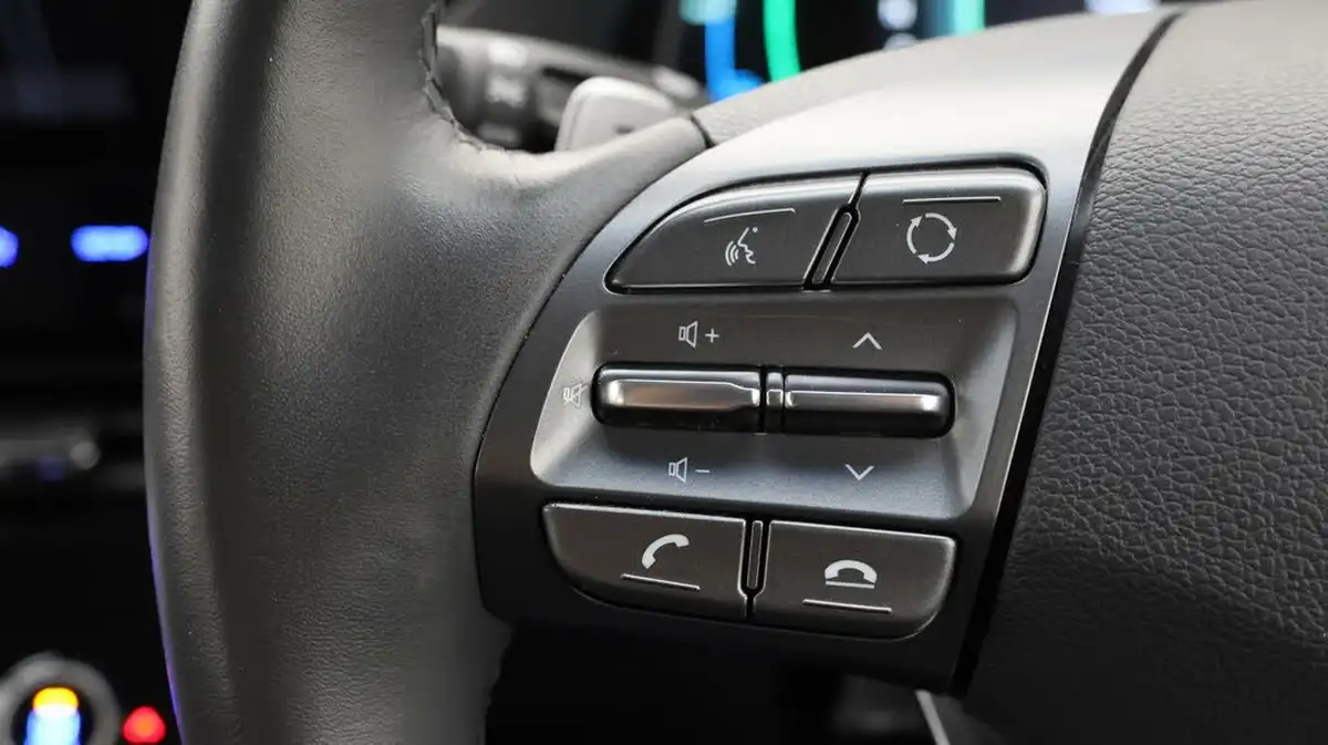 2022-hyundai-ioniq-16-gdi-premium-plug-in-hybrid-big-20