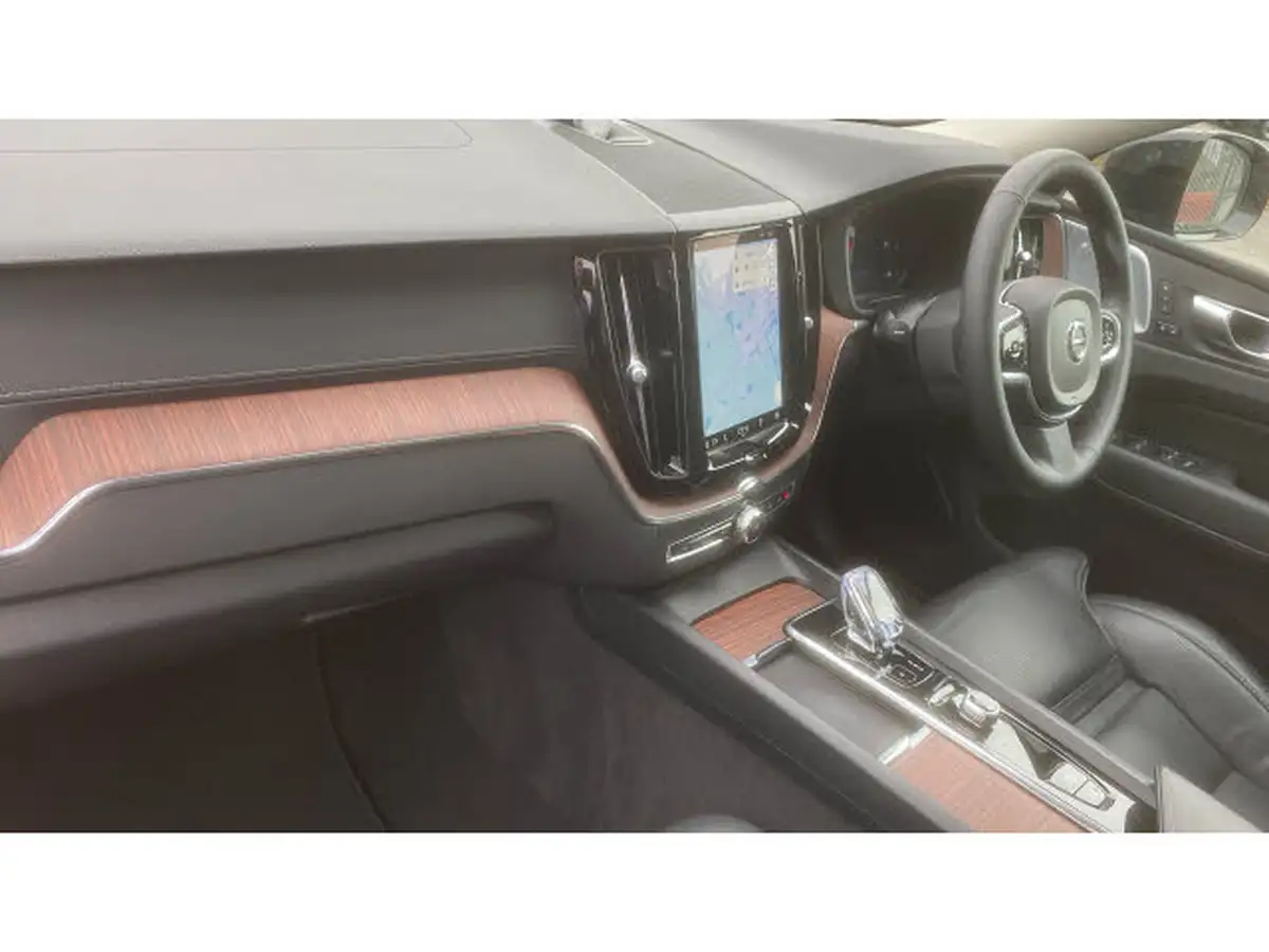 2023-volvo-xc60-20-b5-ultimate-big-3