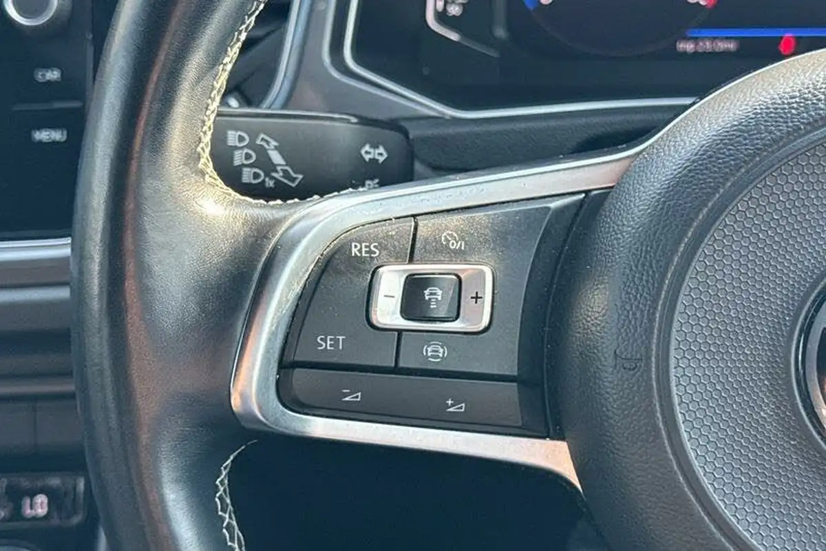 2021-volkswagen-t-roc-15-tsi-r-line-hatchback-5d-big-30