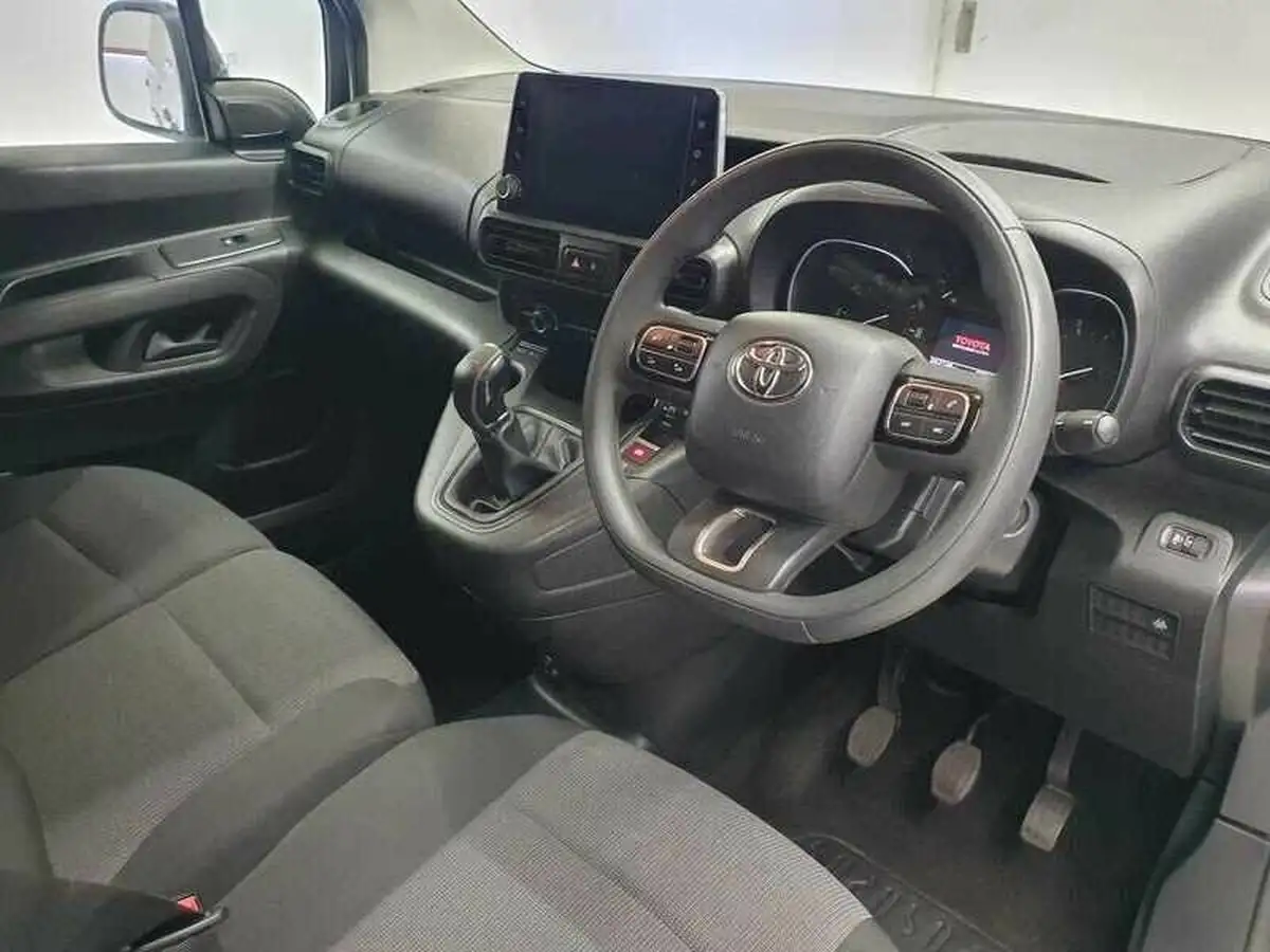 2021-toyota-proace-city-15d-icon-75hpeu6dt-e-l1-big-10