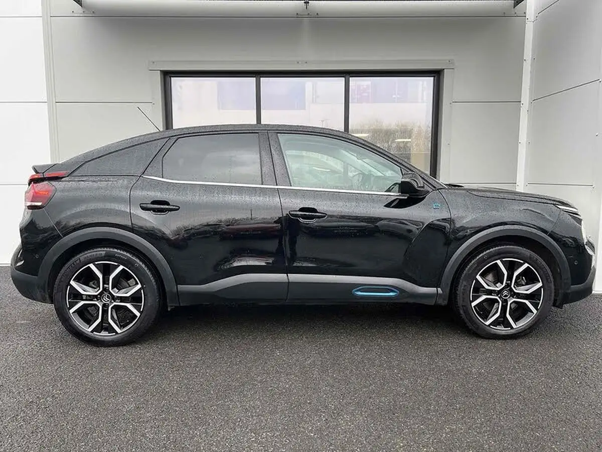 2022-citroen-c4-e-shine-big-5