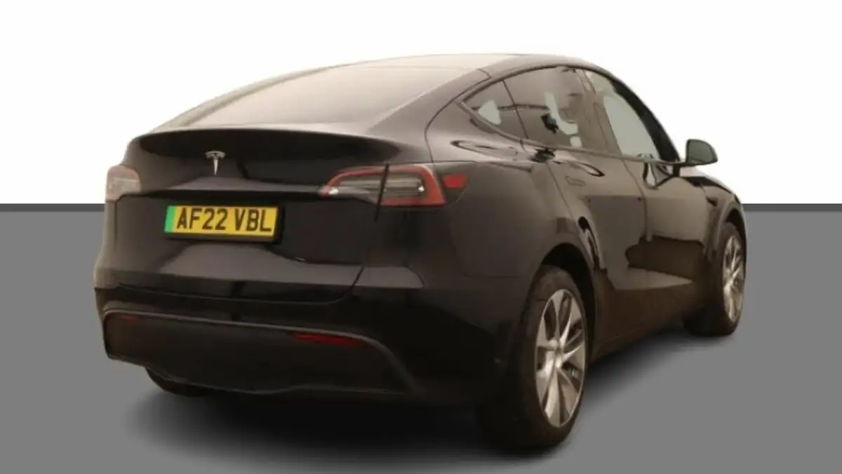 2022-tesla-model-y-e-long-range-big-3