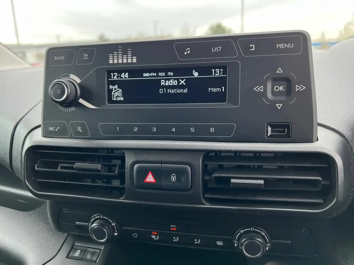 2021-vauxhall-combo-15cdti-dynamic-2300-100pseu6dt-l1h1-panel-big-19